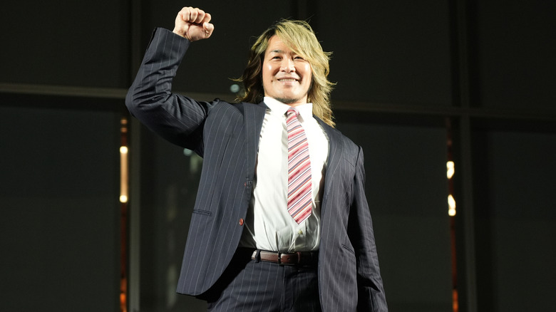 Hiroshi Tanahashi posing