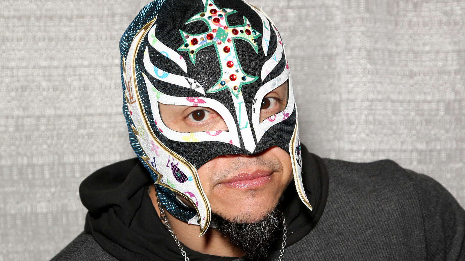 Rey Mysterio Appears To Suffer Head Injury During WWE SmackDown Match