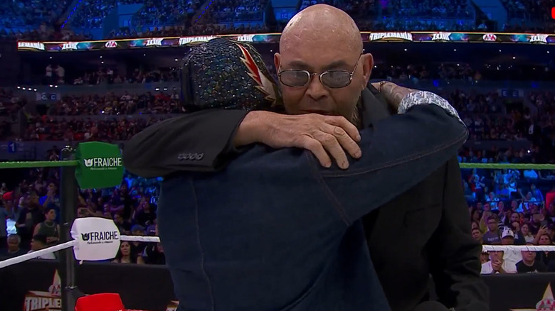 Rey Mysterio inducts Konnan into AAA Hall of Fame