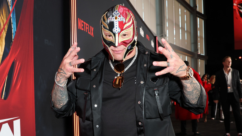 Rey Mysterio posing