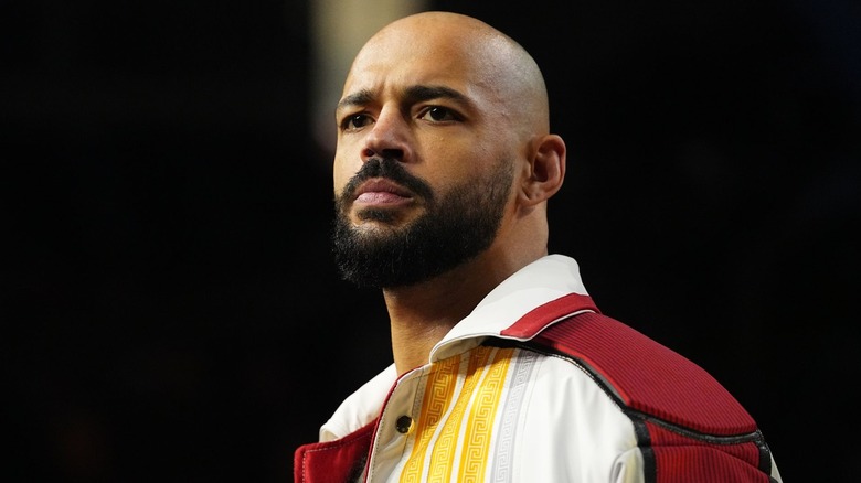 Ricochet looking away