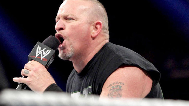 Road Dogg with the microphone