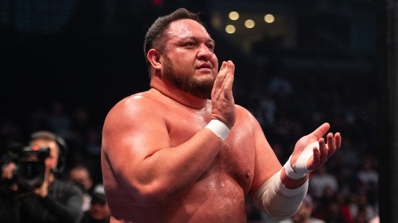 Samoa Joe applauding 