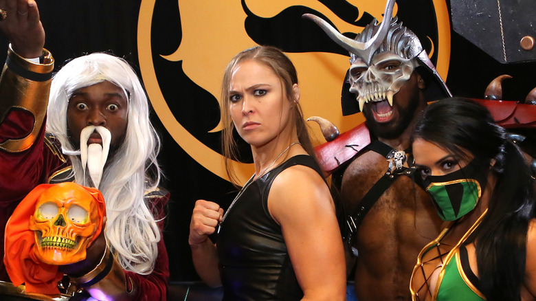 Ronda Rousey hangs out Mortal Kombat characters