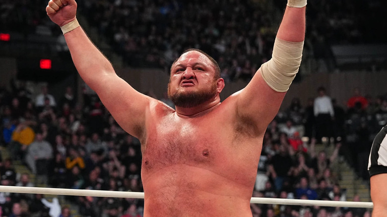 Samoa Joe celebrates his victory