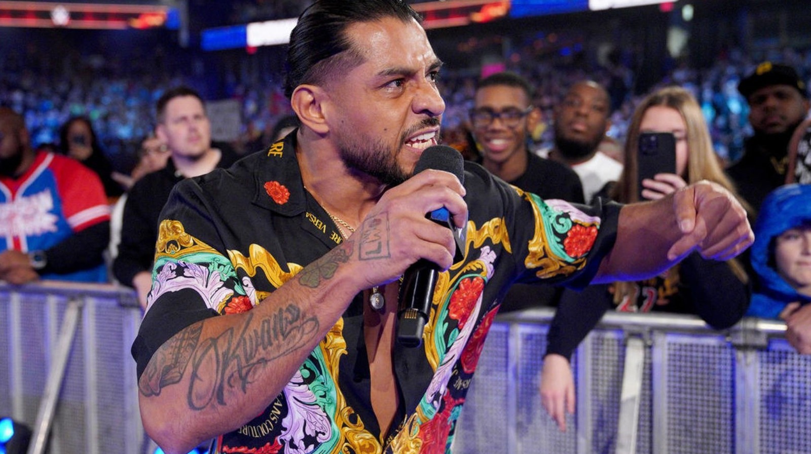 Santos Escobar Defeats Dragon Lee (Filling In For Carlito) At WWE Survivor Series - Vimarsana News