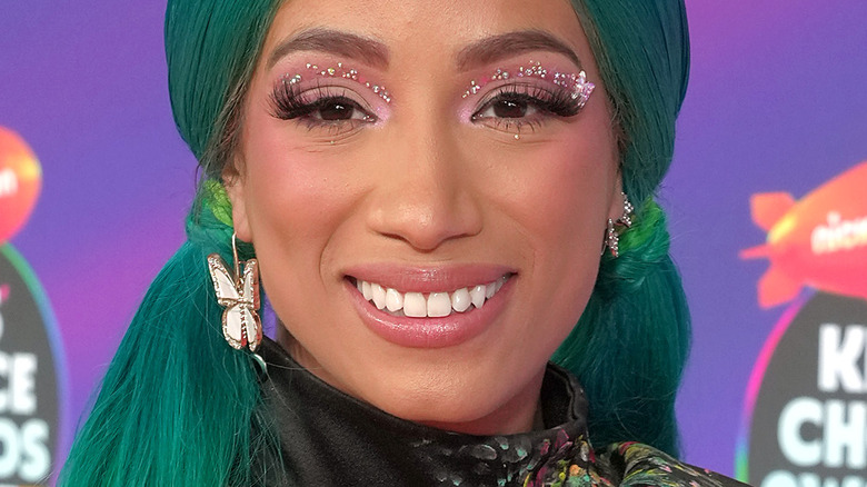 Sasha Banks smiles on the red carpet 