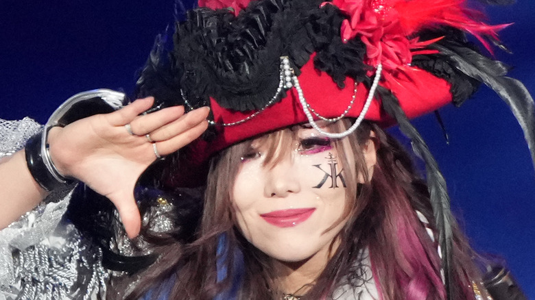 KAIRI salutes