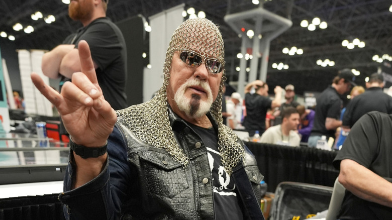 Scott Steiner giving the two sweet