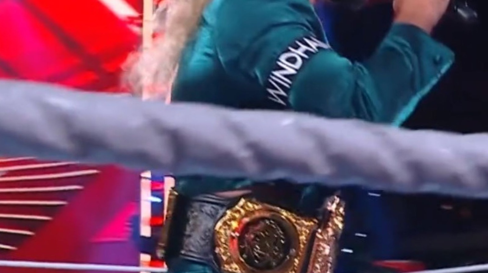 Seth Rollins Adds Bray Wyatt Fiend Mask Sideplate To WWE World Heavyweight Title Belt