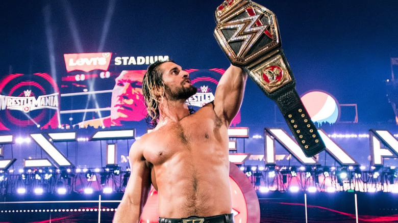 Seth Rollins holding the WWE Championship