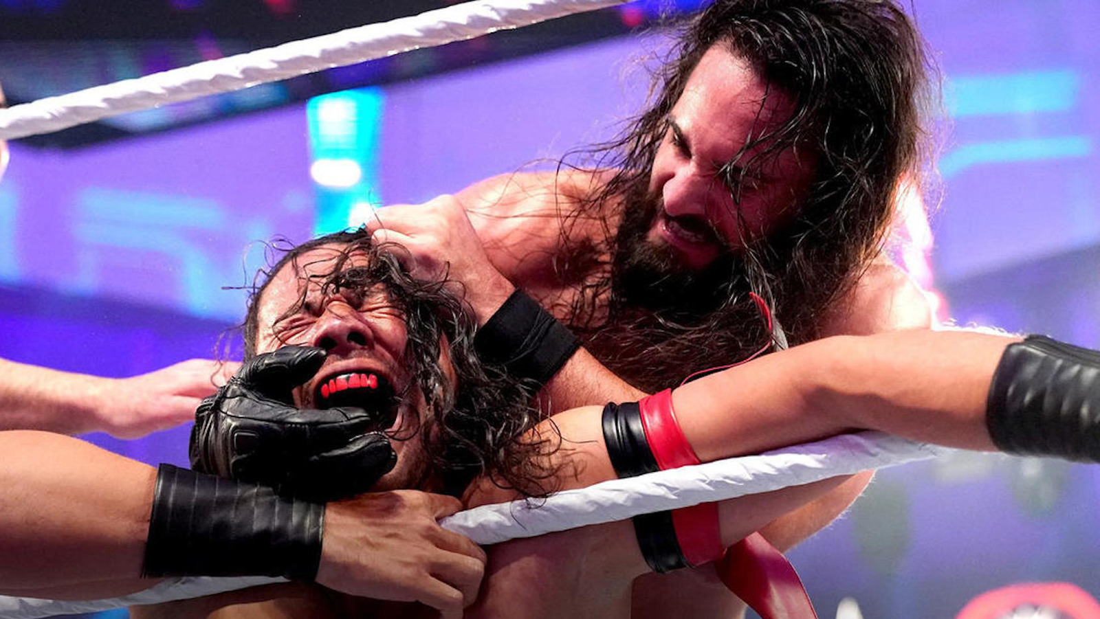 Seth Rollins Retains WWE World Title In Hard-Fought Fastlane Bout With ...