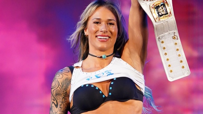 Sol Ruca holding up the NXT Women's North American Championship