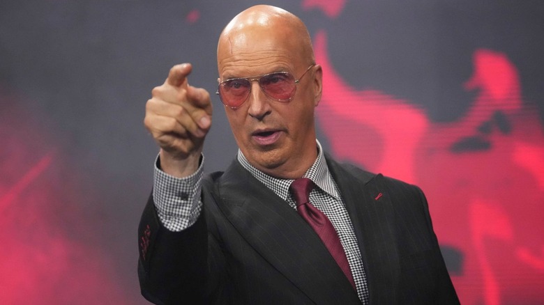 Don Callis pointing