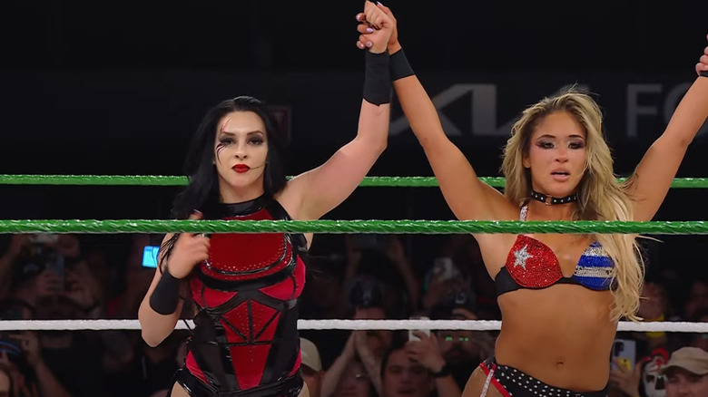Stephanie Vaquer and Lola Vice win at Worlds Collide