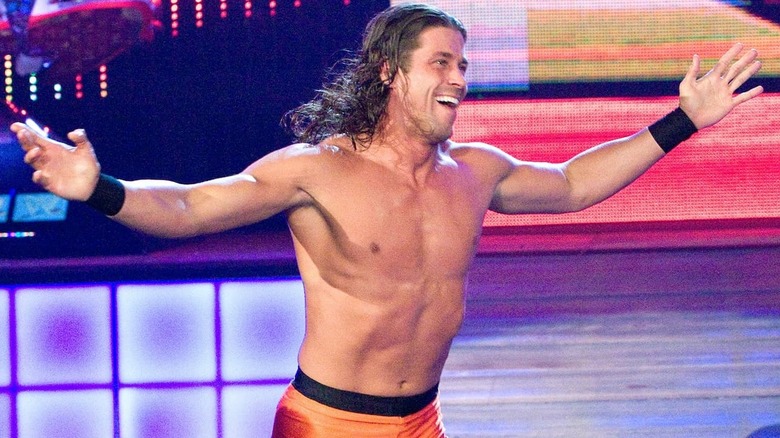 Stevie Richards walking