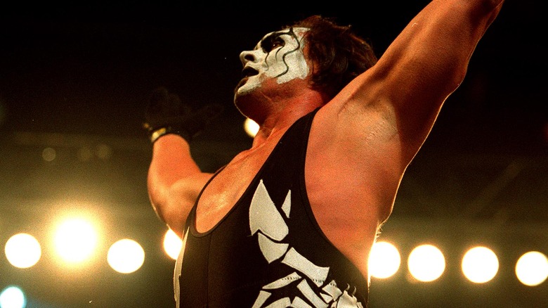 Sting extends arms