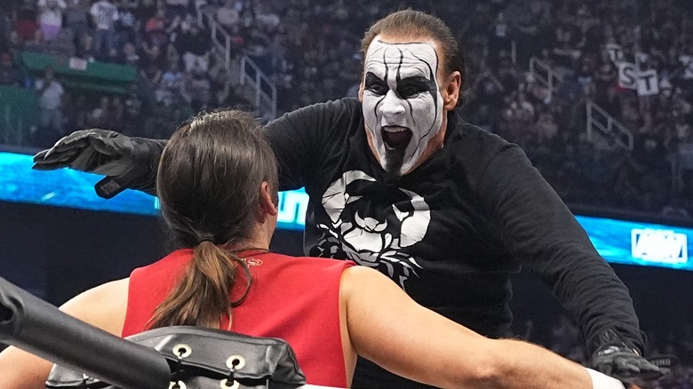 Sting delivers the Stinger Splash