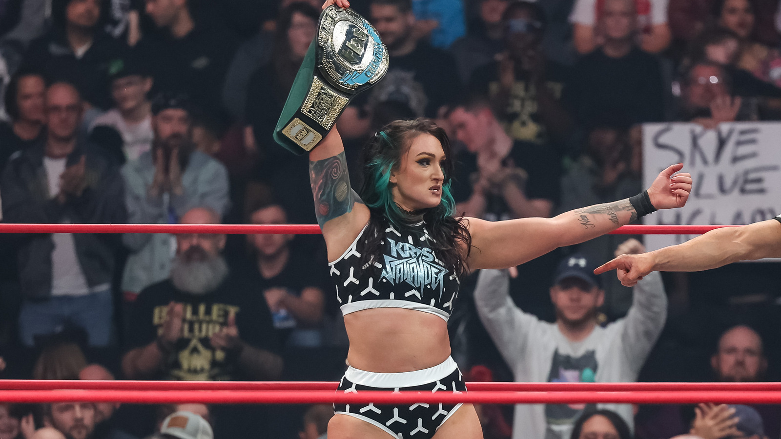 TBS Champ Kris Statlander Narrowly Defeats Willow Nightingale On AEW Battle Of The Belts