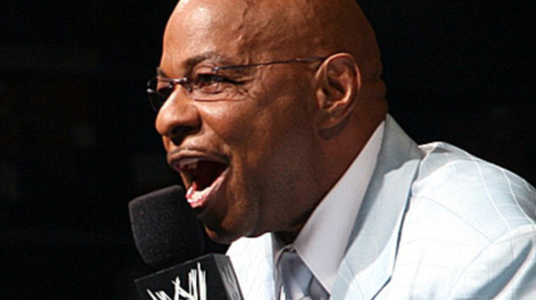 Teddy Long microphone