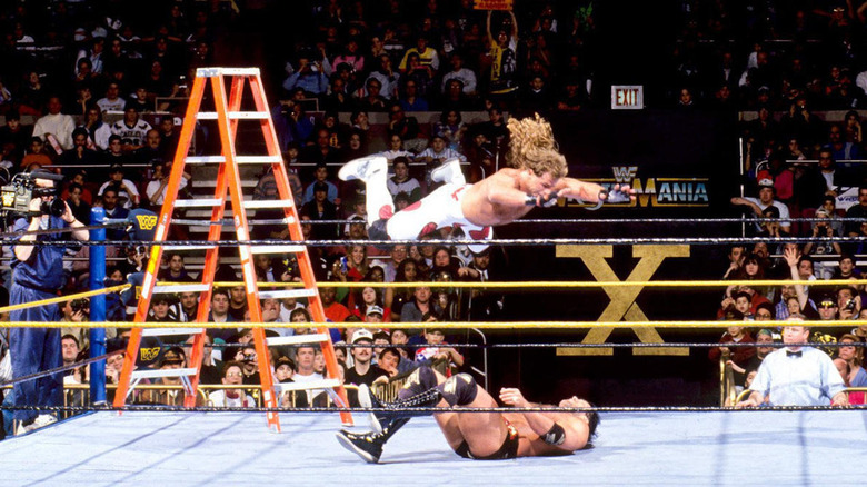 Shawn Michaels splashes Razor Ramon