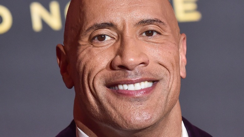 portrait of Dwayne thé rock Johnson with his eyebrow