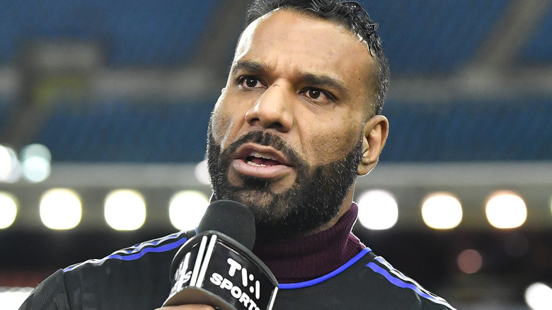 Jinder Mahal with a microphone