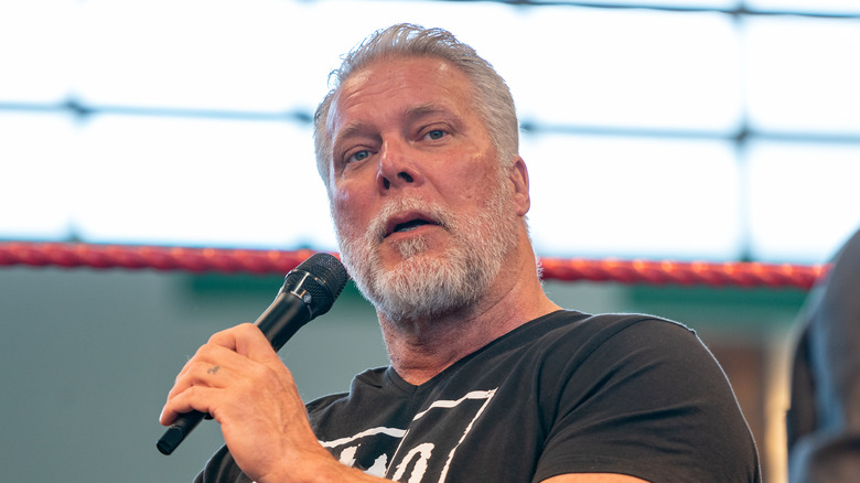 Kevin Nash answering a question