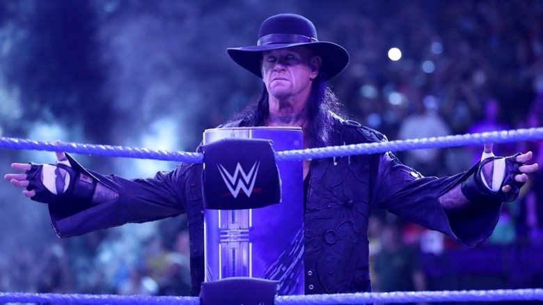 undertaker-entrance-wwe