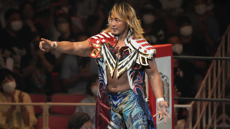 Hiroshi Tanahashi points