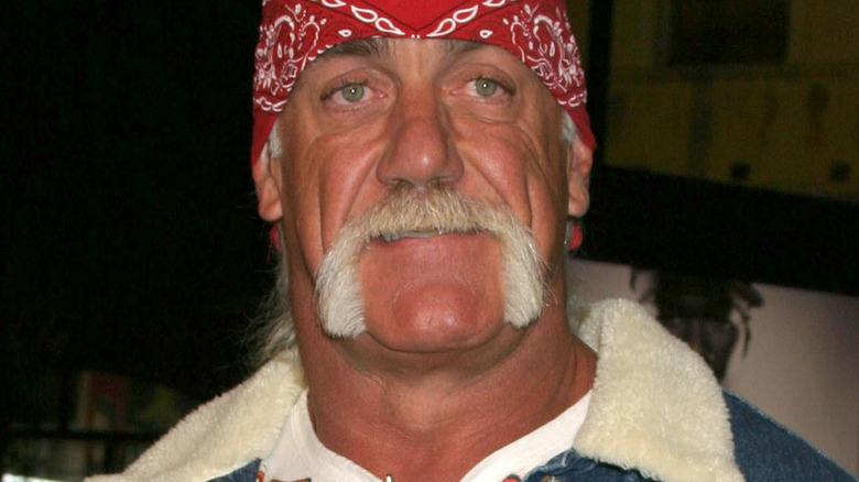 Hulk Hogan red bandana