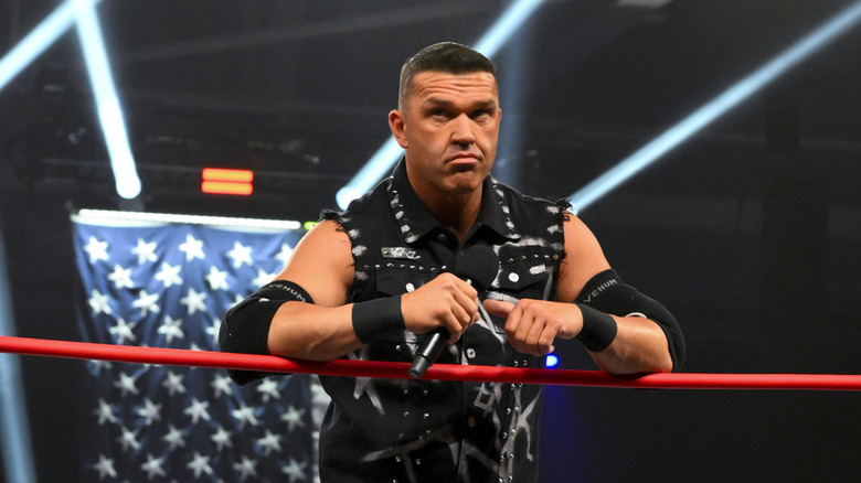 Frankie Kazarian leaning against the ring ropes