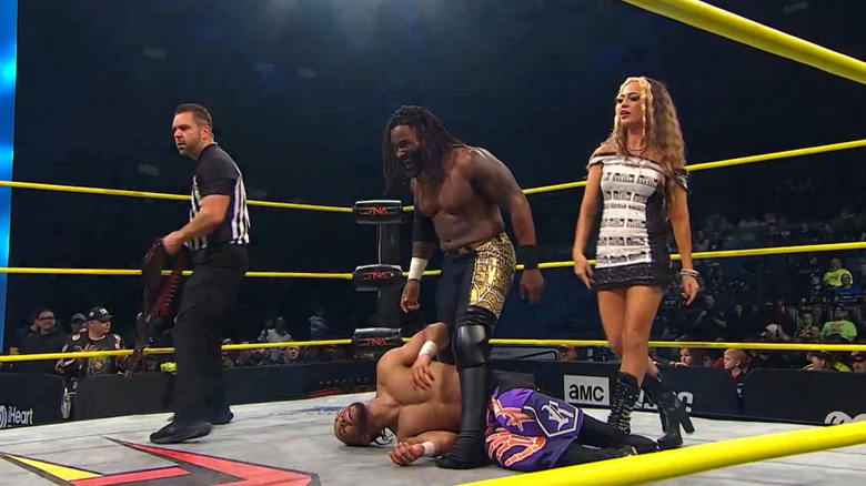 Cedric Alexander beats Leon Slater