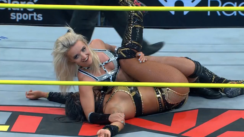 Xia Brookside pins Lei Ying Lee