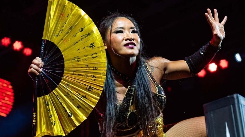 Lei Ying Lee poses for the fans before defending her TNA Knockouts World Championship against Arianna Grace