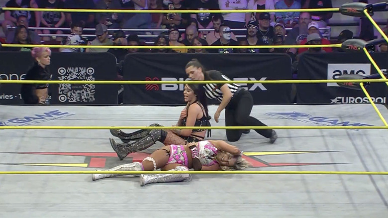 Black and Grace in the ring