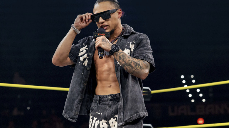 Navarro talking inside the ring
