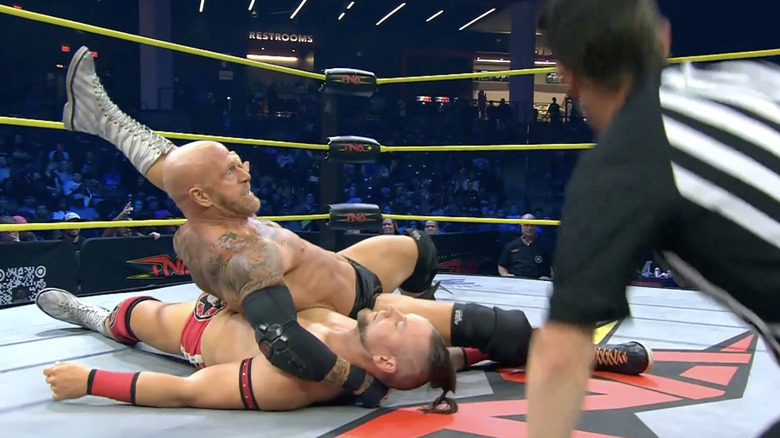 Young pinning Attitude