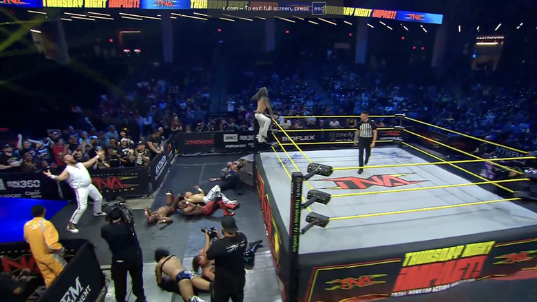 Everyone at ringside