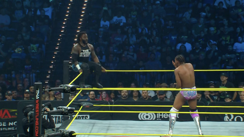 Alexander on the ropes as Sosa is standing