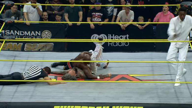 Swann pinning Vincent