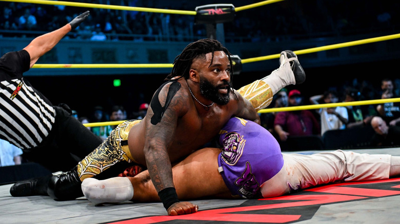 Cedric Alexander wins the X-Division Championship
