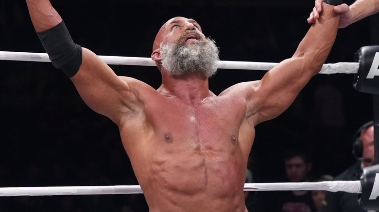 Tommaso Ciampa looking up