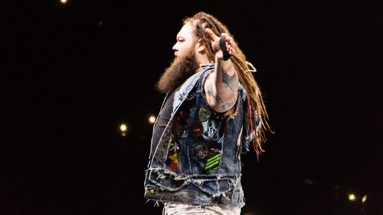 Bray Wyatt posing