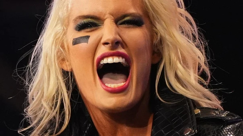 Toni Storm shouting in AEW
