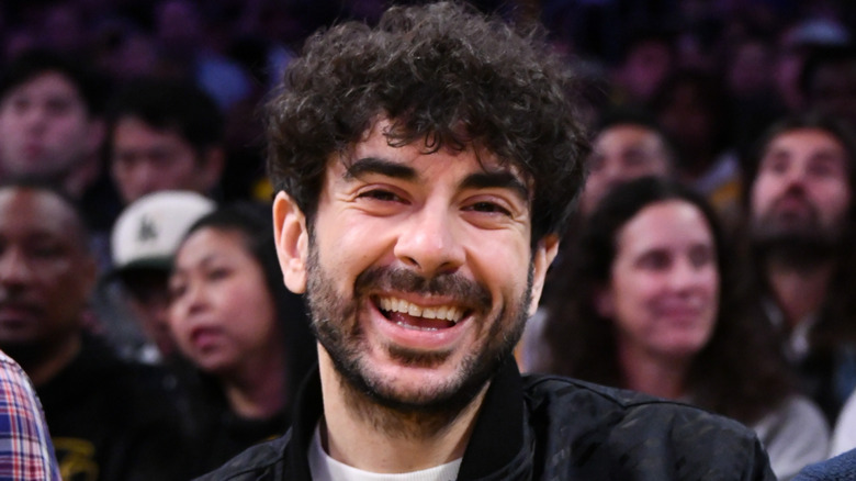 Tony Khan having a ball at a Los Angeles Lakers game
