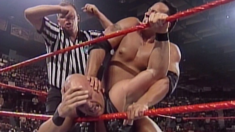 Rivalidades #9 - The Rock vs Stone Cold Steve Austin