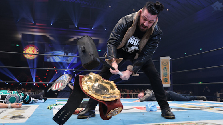 David Finlay takes a mallet to title belt