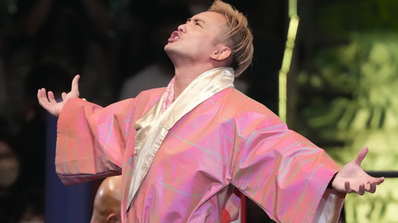 Kazuchika Okada in full Rainmaker pose