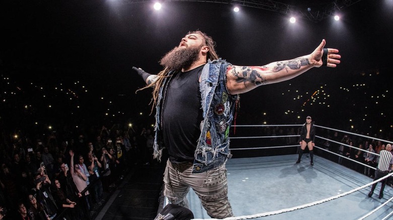 Windham Rotunda's Bray Wyatt character poses